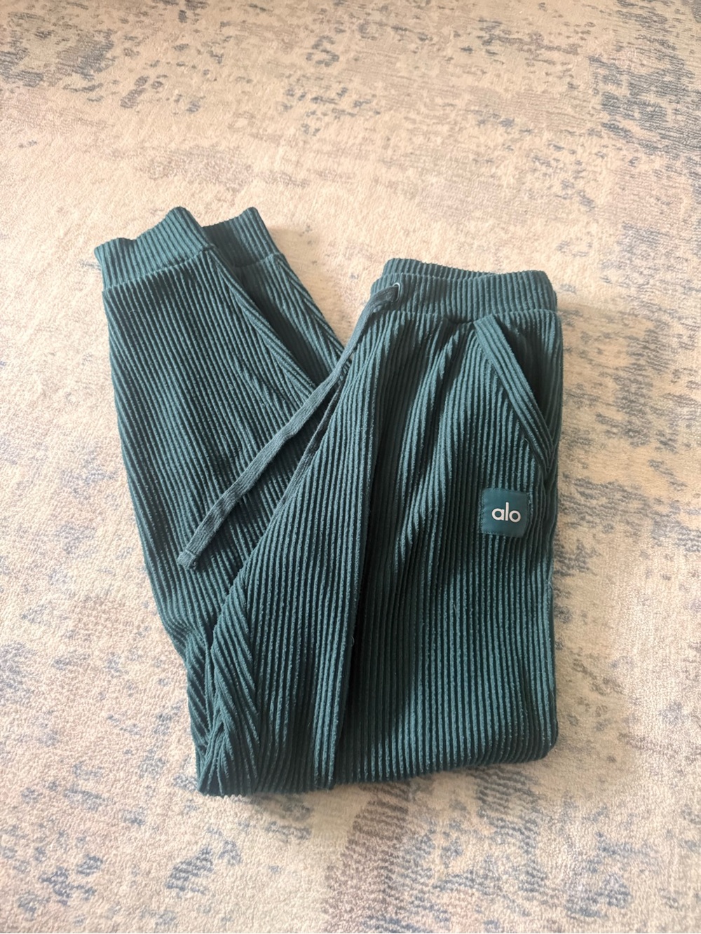 ALO Yoga Ribbed Joggers in Teal Green